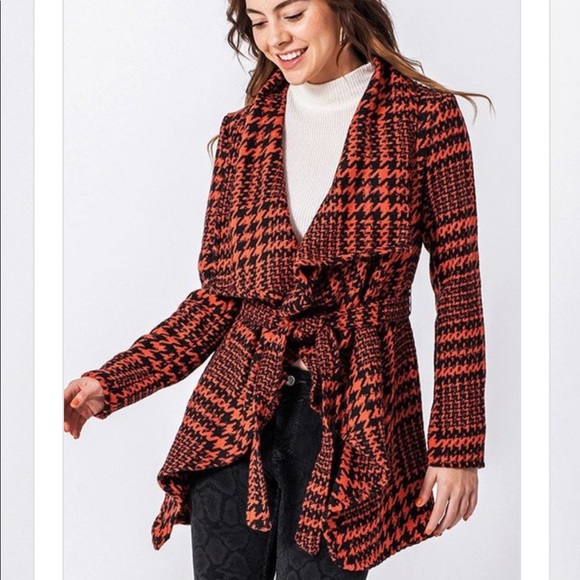 Closet clear 🚨 
print shawl belted jacket - Picture 3 of 6